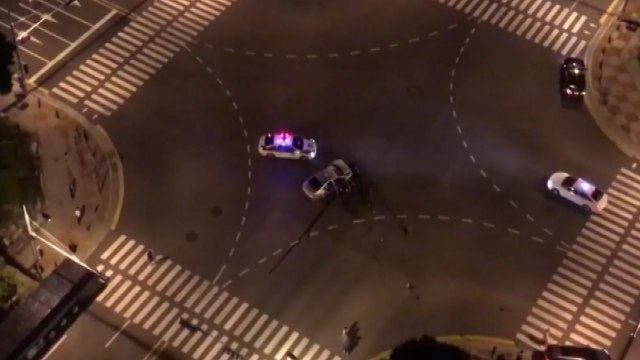 점멸 신호등에 택시-승용차 충돌...2명 경상 / YTN