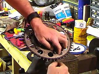 Technical Demo on BMW F650 - Rear Sprocket Change