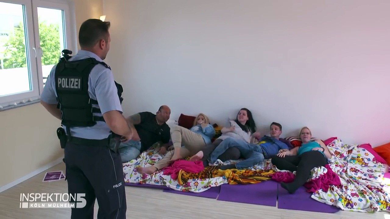 Kuschelparty im Yoga Studio! Jetzt ist sie völlig verstört! | Inspektion 5 | SAT.1 TV