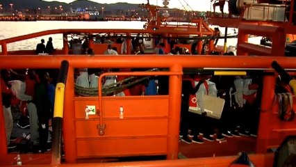 300 inmigrantes rescatados en aguas del Estrecho