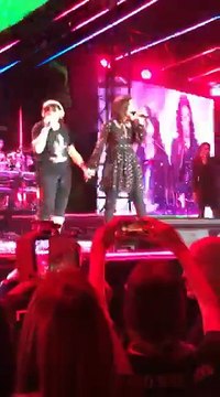 Circo Massimo 21-7-18 Una Fan sale sul palco e canta con Laura Pausini