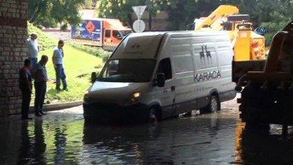 İncirli alt geçidi sular altında kaldı