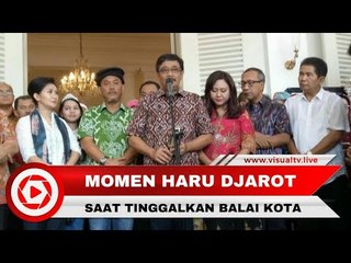 Momen Haru Djarot Saat Tinggalkan Balai Kota Jakarta