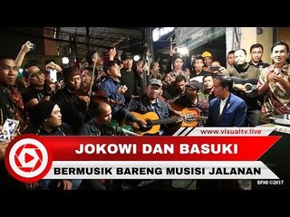 Serunya Saat Jokowi Nyanyi Bareng Musisi Jalanan di Bandung