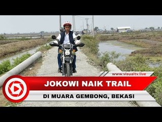 Gagahnya Jokowi Saat Menyapa Warga Bekasi dengan Motor Trail
