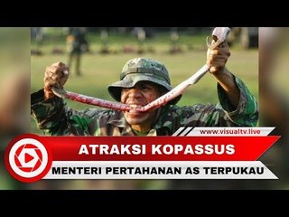 Tangkap Cobra Hingga Pecahkan Balok dengan Kepala, Aksi Kopassus yang Memukau Menhan AS