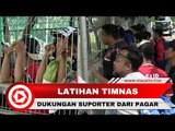Rela Datang dari Karawang, Remaja Ini Dukung Latihan Timnas Indonesia