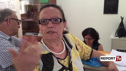 Report Tv - Fier, qytetarët kundërshtojnë taksën afrofe për banesat