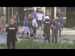 Ora News - Përleshje para Gjykatës së Apelit Vlorë