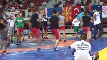 Yalova'da 5. Balkan Spor Oyunları Güreş Turnuvası Sona Erdi