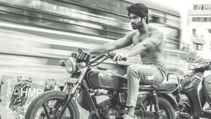 Bigg Boss Season 2 Telugu : Vijay Devarakonda Enters Into House Shirtless