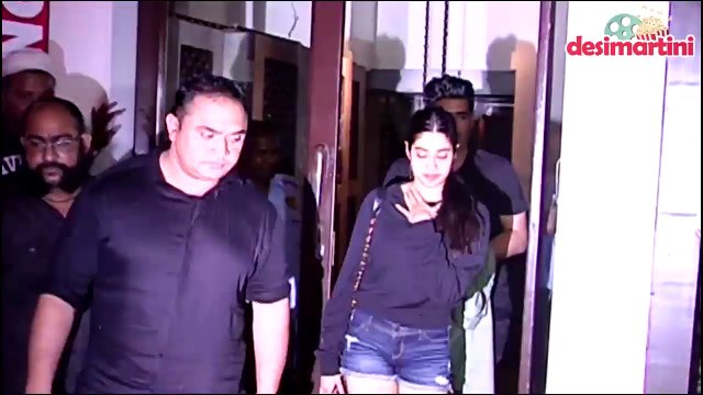 Janhvi Kapoor And Manish Malhotra Spotted At Bastian Bandra