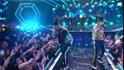 Daddy Yankee , Rkm & Ken-Y , Arcangel  - Zum Zum [Live Premios Juventud]