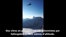Mont-Blanc (Haute-Savoie) : livraison par hélicoptère à l'Aiguille du Midi
