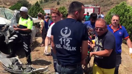 Mersin'de otomobil bariyerlere çarptı: 6 yaralı