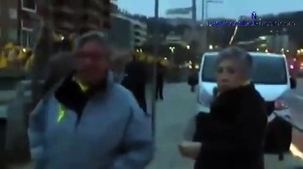 Una española sola contra los fascistas CDR: "sois unos guarro"
