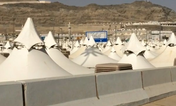 Calon Haji Dibagikan Alat Pelindung dari Cuaca Panas