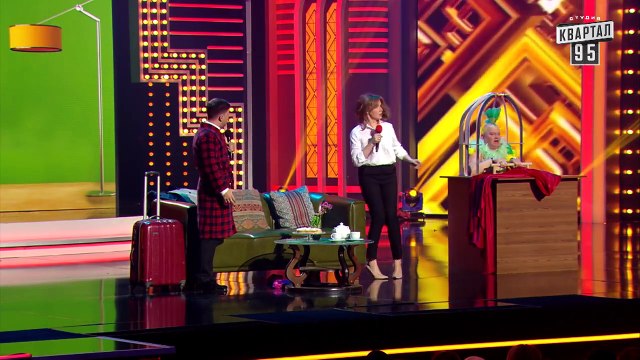 Проститутки, алкоголь и покер - Как отдыхает муж, пока жена в отпуске