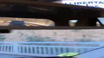 Tumban la pancarta gigante «Políticos Presos» de Castellar y colocan bandera de España