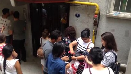 Cemaat Üyeleri ABD'li Papaza Sevdiği Yemeklerden Getirdi