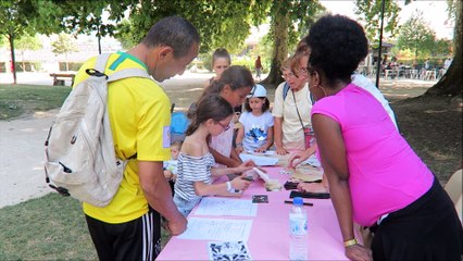 Découverte de la fabrication des gants à l'été oh ! Parc