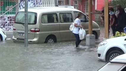 Bursa'da Selde 2 Çocuk Evde Mahsur Kaldı