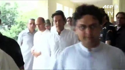 Campeão de críquete reivindica vitória em eleições