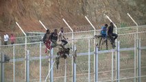 هجوم ۸۰۰ مهاجر به حصار مرزی اسپانیا برای ورود به خاک اروپا