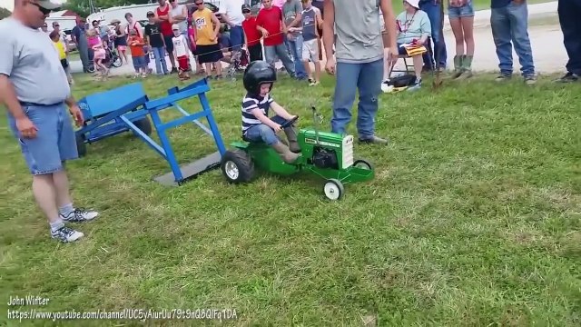 Mini Tractors and Modern Agriculture Technology and Heavy Agriculture Equipment