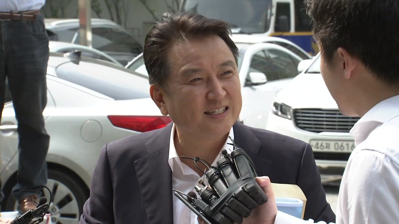 '이재명 의혹 제기' 김영환, 경찰 출석..."공정하게 수사하면 결론 날 것" / YTN