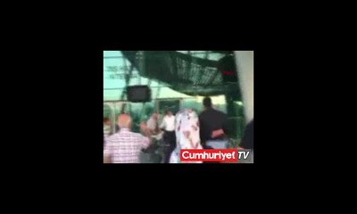 21 yıl sonra buldukları çocuklarını davul zurnayla karşıladılar