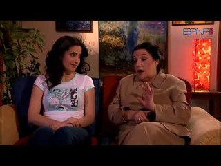 الخالة فريدة عجزت ليلى كيف تلهيها لبين ما تجي سميحة -  كندة حنا  - نسرين طافش -  عيلة سبع نجوم