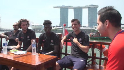PSG - Les joueurs à la découverte de Singapour