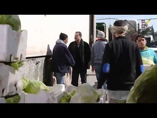 الأمن يداهم حمولة الملفوف و رؤوف يهرب -  زهير رمضان  - مسلسل  الغريب