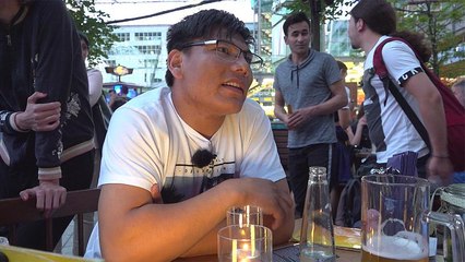 Flughafeninterview mit Flüchtling aus Afghanistan