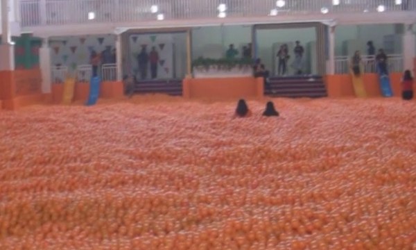 Wisata Baru Kolam Mandi Bola Terbesar di Indonesia