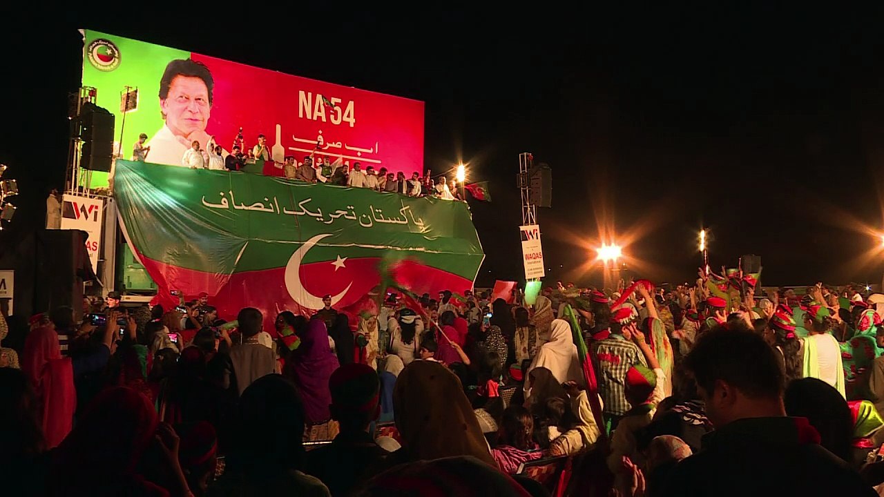 'Taliban Khan' oder Reformer? - Khans Wahlsieg in Pakistan