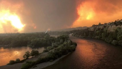 Descargar video: Waldbrände bedrohen 95.000-Einwohner-Stadt in Nordkalifornien