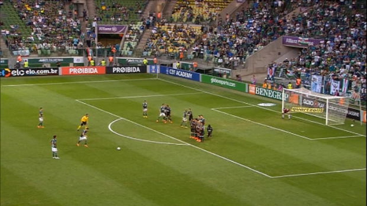 لقطة: الدوري البرازيلي: هنريكي نجمُ بالميراس يصعق أتلتيكو مينيرو بركلة حرّة خاطفة للأنفاس