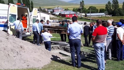 İşgalci Rus subayın cesedi toprağa verildi - ARDAHAN