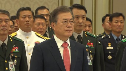 문 대통령 "계엄령 검토 불법적 일탈...국민 두려워하는 군대 돼야" / YTN