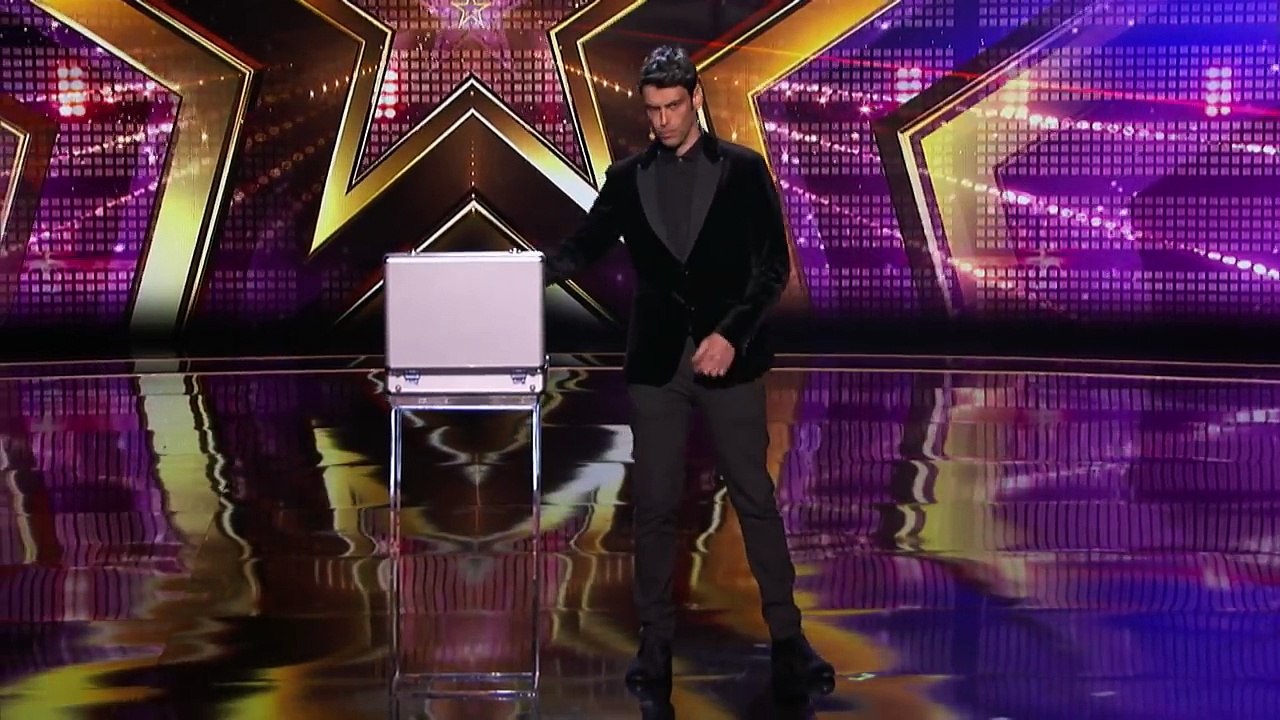 Lioz Shem Tov: You’ve NEVER Seen Magic Like This Before - America’s Got Talent 2018