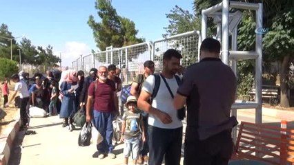 52 Bin 114 Suriyeli'den 48 Bini Türkiye'ye Döndü