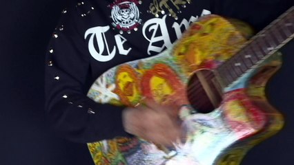 Alex Lora, 50 años cantando la realidad mexicana con El Tri