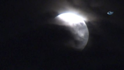 İstanbul'da "Kanlı Ay Tutulması" Başladı