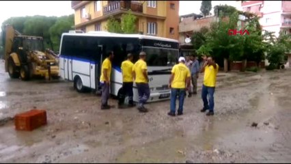 Download Video: Manisa Turgutlu Sağanak Yağmura Teslim