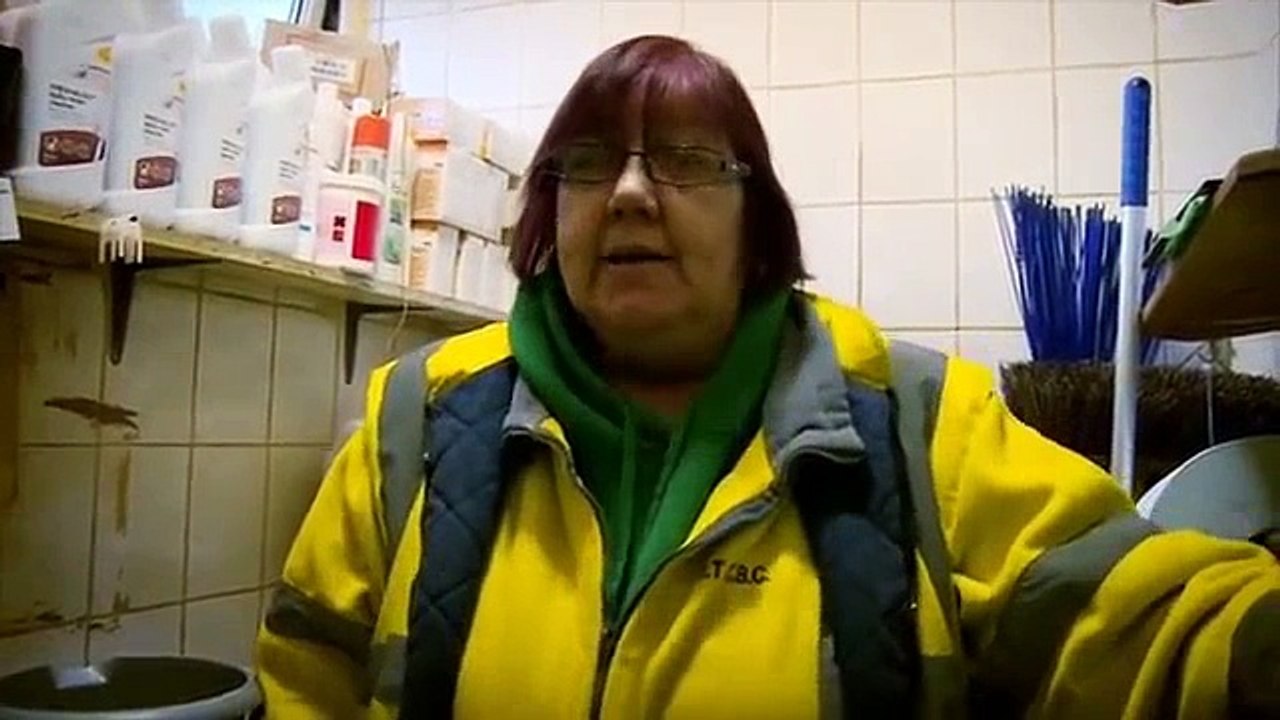 Skint S03 E02