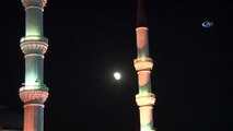 Yüz yılın en uzun 'kanlı ay' tutulması Ankara semalarından izlendi