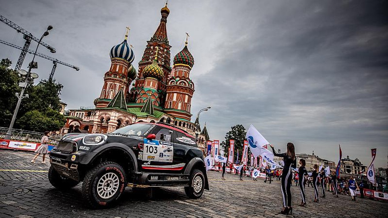 Silk Way Rally Tag 7: Zieleinfahrt auf dem Roten Platz