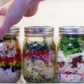 Easy mason jars meals for delicious lunch during the week! Get a 12 pack of mason jars here:   - We may make some $$ if you buy!FULL RECIPE:
